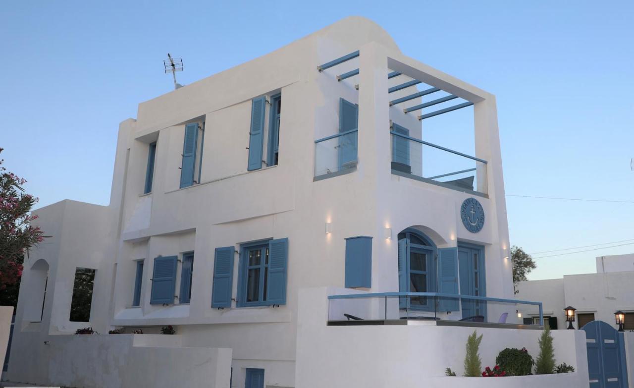 Located By The Sea One Beachfront Private Captain Lazaros Pool Villa With Loft In 750Sqm Spacious Private Plot-Jacuzzi-Sunrelax-Furnished Terace-Gazebo-Private Parking,Sleep 3 Adults And 2 Children, Just Steps From The Black Beach-Seaview Perissa  Exterior foto